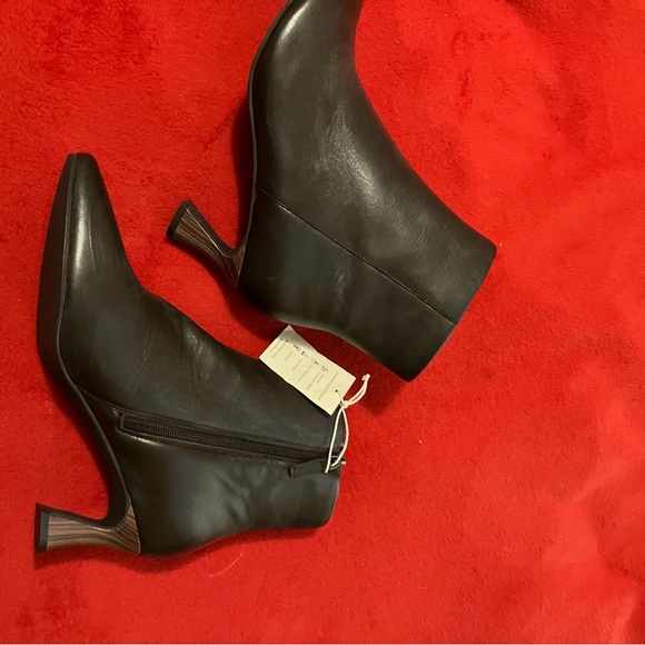 Sanctuary Splendor Leather Bootie - Picture 2 of 5